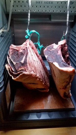 dry aged steaks im dry ager 1